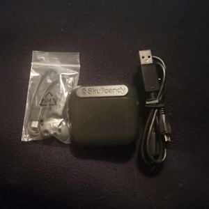 Black Skullcandy Wireless Headphones